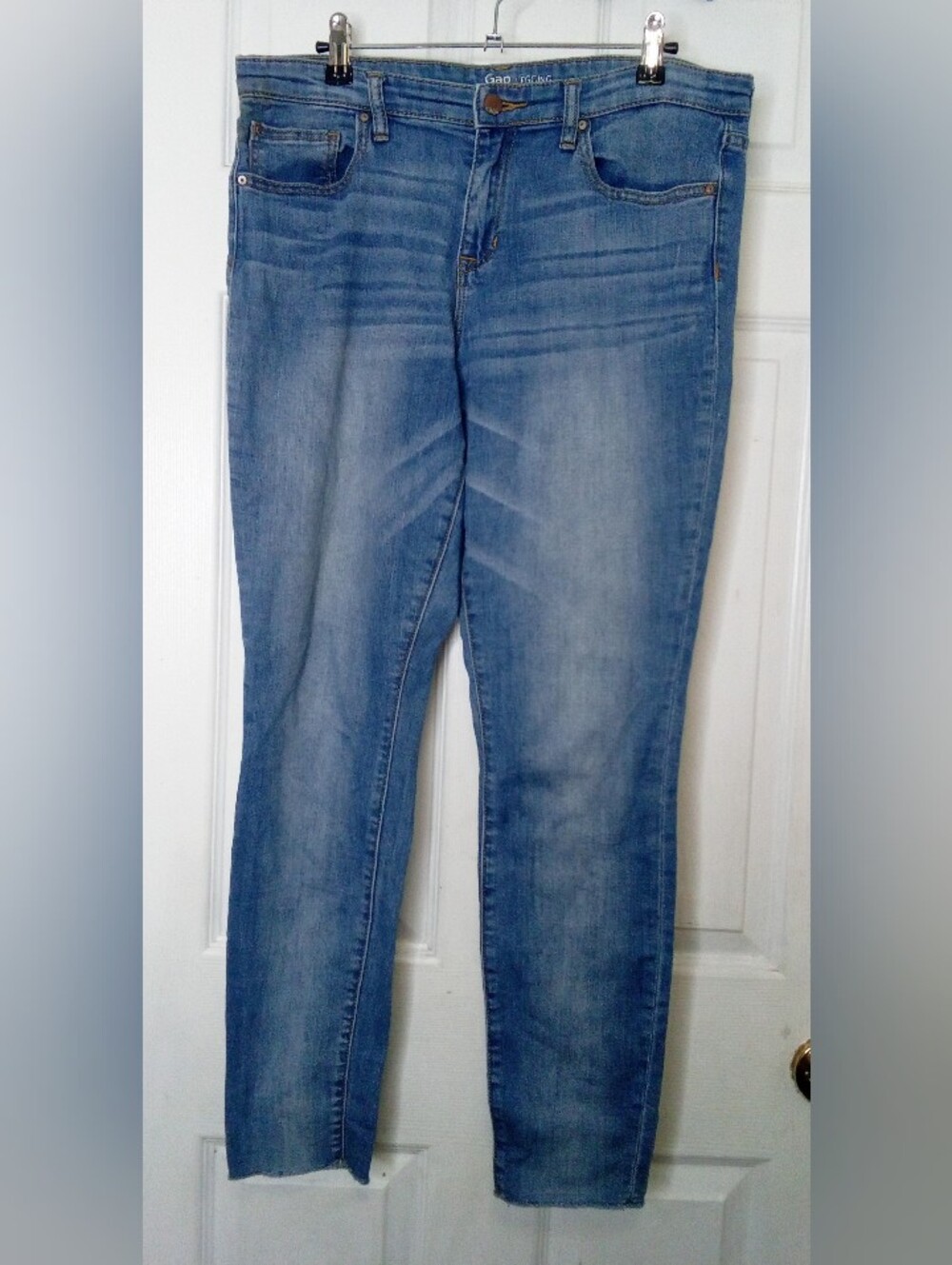 GAP Women's Faded Blue Skinny Jeans